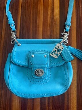 Coach Blue Leather Turnlock Crossbody Bag